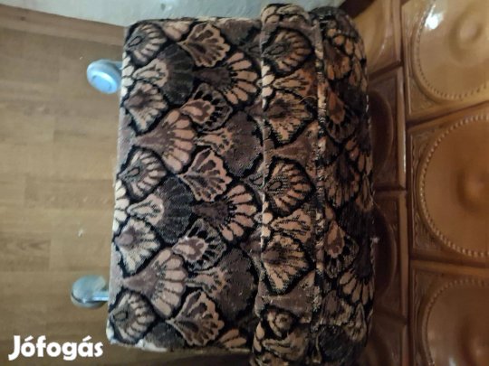 Bársony párnás puff/ ülőke