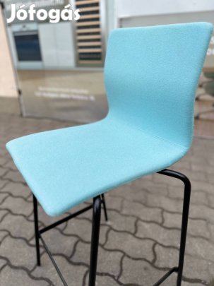 Bárszék, világoskék kárpittal, Materia Neo Lite - használt bútor