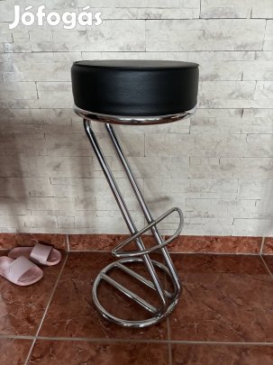 Bárszék újszerű állapotban eladó