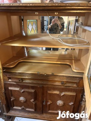 Bárszekrény (belső világítás)+ polcos szekrény 