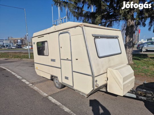 Bastei 351 ervényes műszakis elősátras lakokocsi 750 kg, 4 fekhely