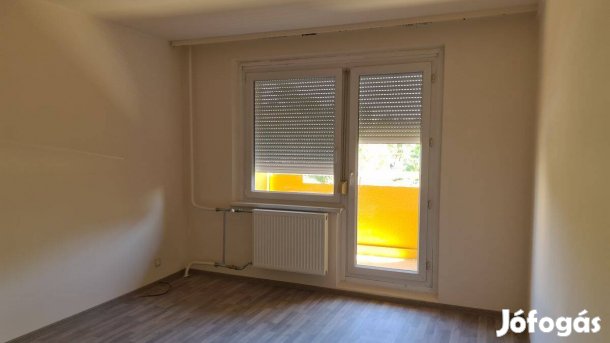 Bátky Zsigmond utcában 1. emeleti 1,5 szobás lakás kiadó!