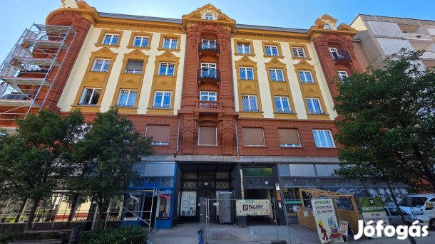 Batthyány utcán 70 m2-es magasföldszinti üzlehelyiség kiadó