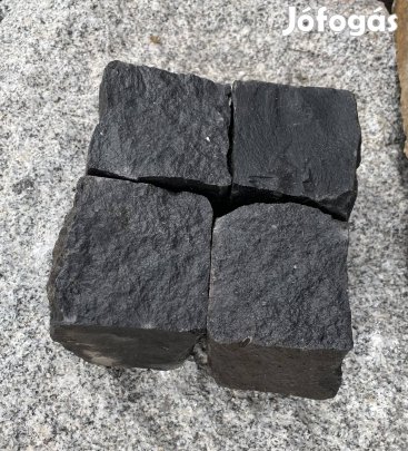 Bazalt hasított kockakő Eladó