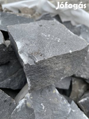 Bazalt kockakő, macskakő (friss törés) Eladó!