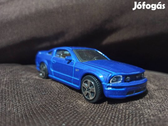 Bburago 2006 Ford Mustang GT (1:43)
