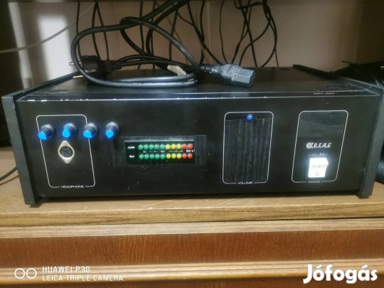 Beag apt100 dobozába épített stereo erősítő. 