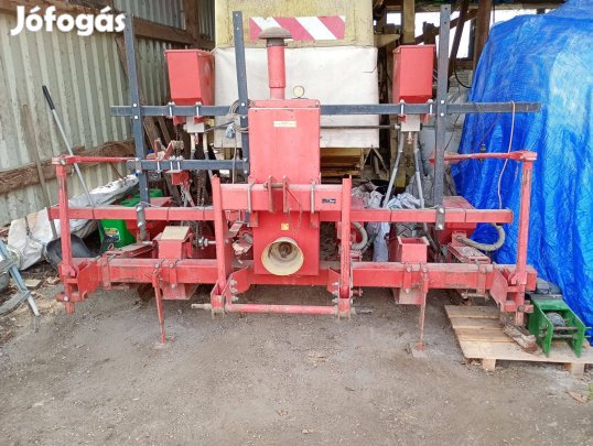 Becker aeromat szemenkénti kukorica vetőgép