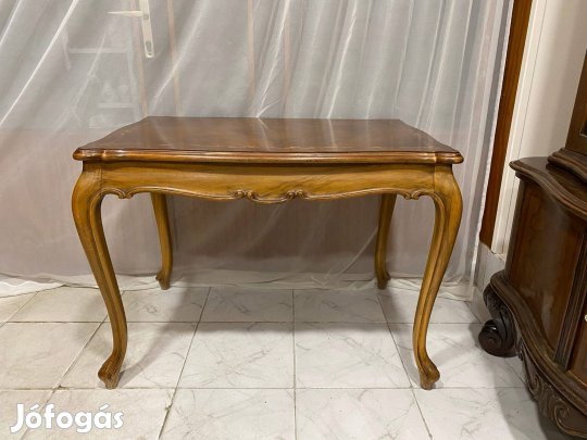Bécsi barokk szalonasztal