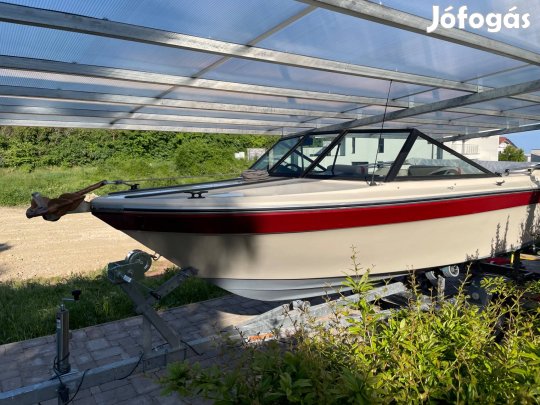 Beekman Coral 490 kishajó, motorcsónak trailerrel