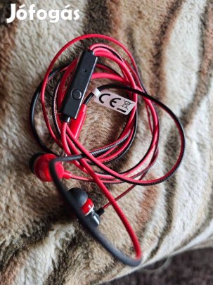 Beépített mikrofonnal ellátott, vezetékes 3,5 mm-es fülhallgató