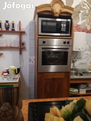 Beépített szekrény Zanussi sütővel és Whirpool mosogatógéppel