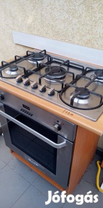 Beépíthető gáz főzőlap és elektromos sütő