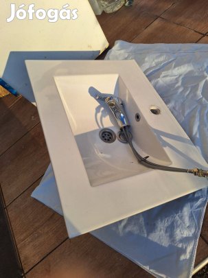 Beépíthető kerámia mosdókagyló csapteleppel eladó