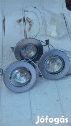 Beépíthető spot lámpák a 3 db egybe