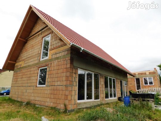 Befektető, beruházók! - két egységből álló: üdülőépület és apartmanház