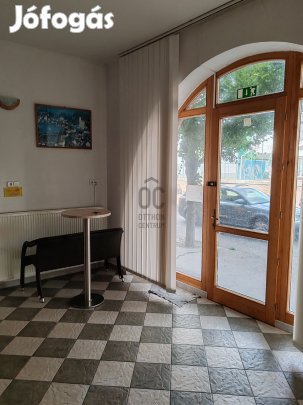 Befektetők figyelmébe ajánlom-Szolnok szívében üzlethelyiség eladó!