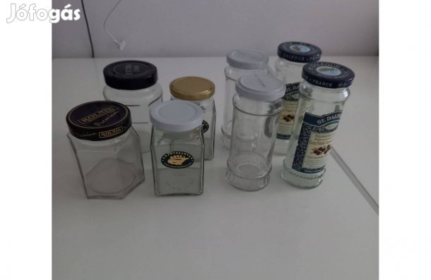 Befőttes üvegek többféle és tetők