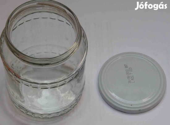 Befőttesüveg tetővel