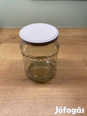 Befőttesüveg tetővel
