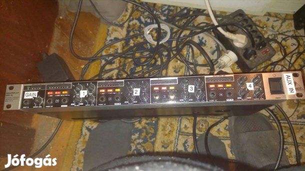 Behringer HA4700 fejhallgató erősítő