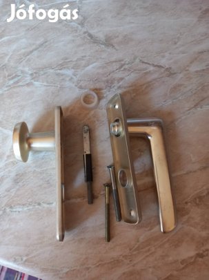 Bejárati ajtó kilincs eladó