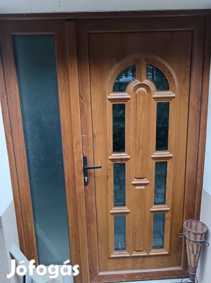 Bejárati ajtó műanyag eladó