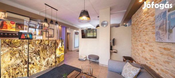 Bejáratott, 14 éve üzemelő 6 gépes szolárium stúdió bérleti joga + 17