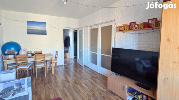 Békásmegyer közkedvelt részén eladó lakás