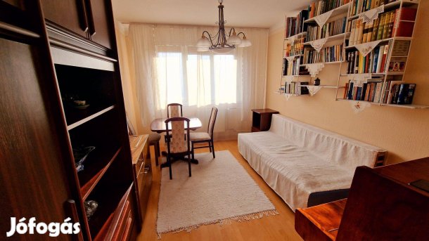 Békásmegyeren 3 szobás lakás eladó