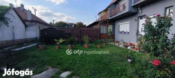 Békéscsabai 102 nm-es ház eladó