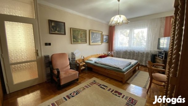 Békéscsabai 237 nm-es ház eladó