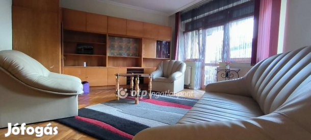 Békéscsabai 54 nm-es lakás eladó