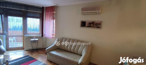 Békéscsabai 54 nm-es lakás eladó