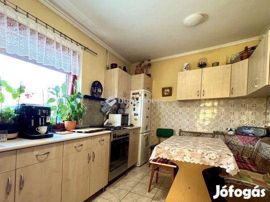 Békéscsabai 70 nm-es ház eladó