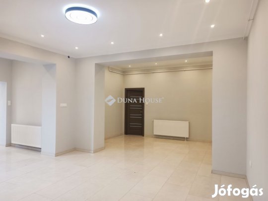 Békéscsabai 97 nm-es ház eladó