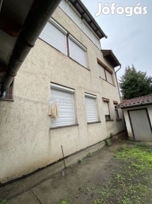 Békéscsabai eladó 224 nm-es ház