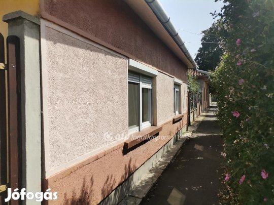 Békéscsabai eladó 75 nm-es ház