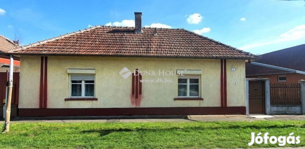 Békéscsabai eladó 86 nm-es ház