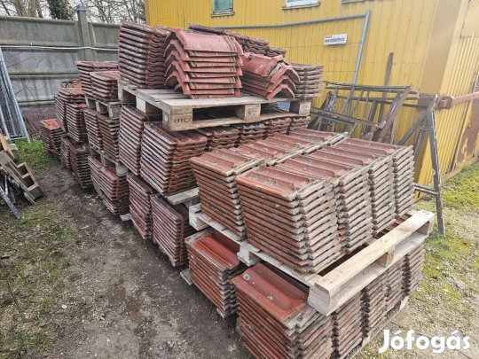 Békéscsabai és Bátaszéki cserép eladó!