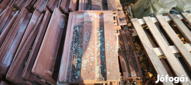 Békéscsabai kétfalcos cserép nagyon jó állapotban eladó