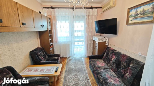 Békéscsabán a Békekertekben Erkélyes kertes lakás eladó