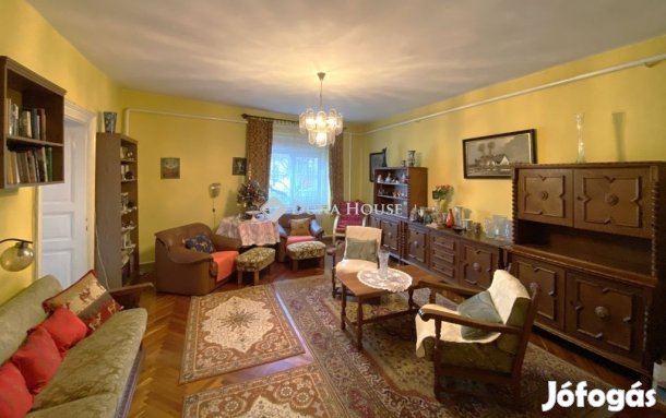 Békéscsabán a Békési úton ház eladó