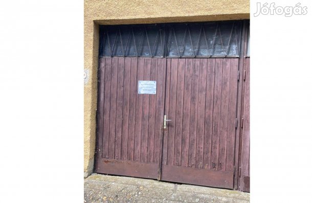 Békéscsabán a Lencsési lakótelepen (Rezeda u.) garázs eladó
