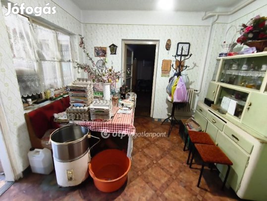 Békési 56 nm-es ház eladó