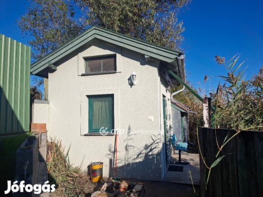 Békési 7 nm-es ház eladó