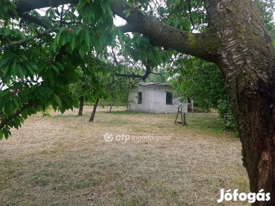 Békési eladó 1071 nm-es telek