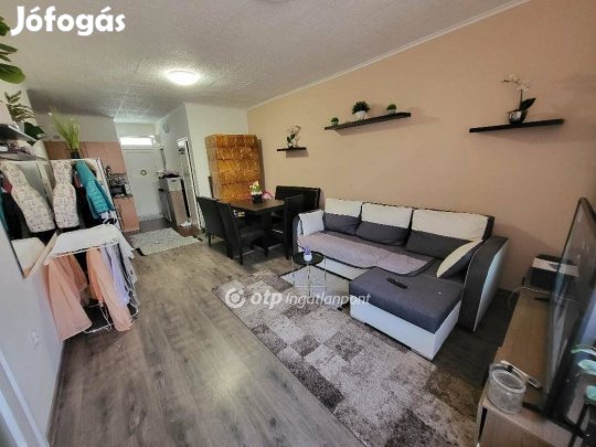 Békési eladó 59 nm-es lakás