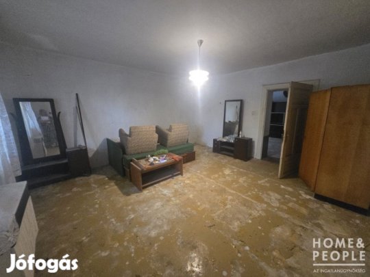 Békéssámson központjában ház eladó