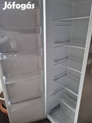 Beko beépíthető egyajtós hűtőszekrény (309L) - Kiváló állapotban!